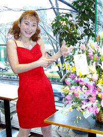 パウゼ 2004