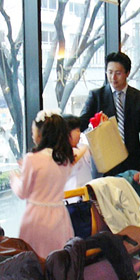 パウゼ 2004